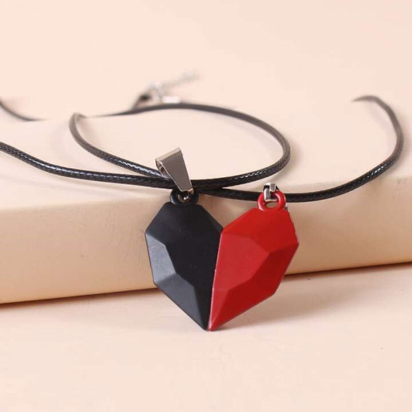 Fashion Magnetic Pair of  Heart Shape Pendent Necklace for boy and girl _ Gift Accessories. 