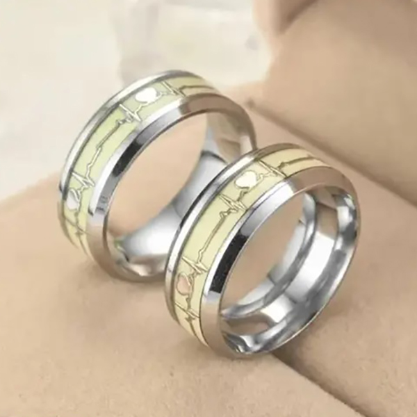 Simple Designing Luminous Heartbeat Pattern Finger Rings - for Friends & Couples_ Gift Accessories.